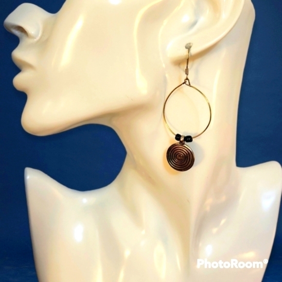 3/$20 HANDMADE Earth Sign Boho Charm Dangle Earrings - Picture 1 of 7